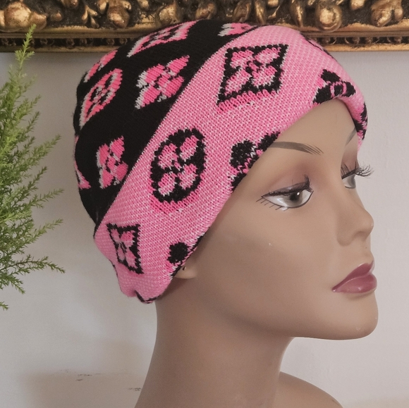 Louis Vuitton Pink Black Wool 3D Monogram Beanie NWT - Picture 17 of 17